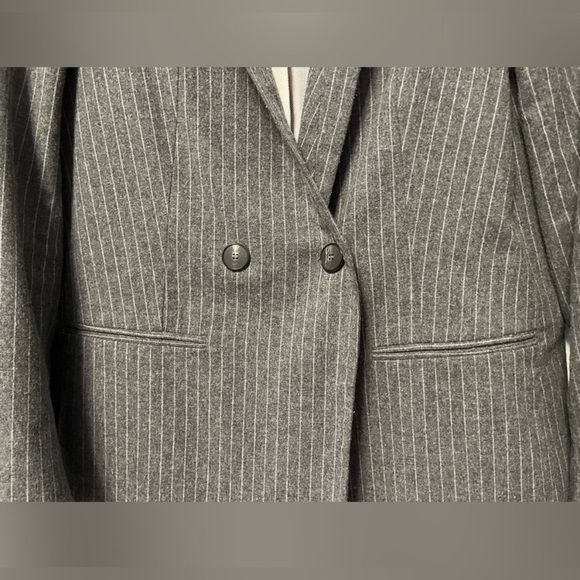 Zara Pinstripe suit blazer - small PTP 18 inch - Picture 8 of 9